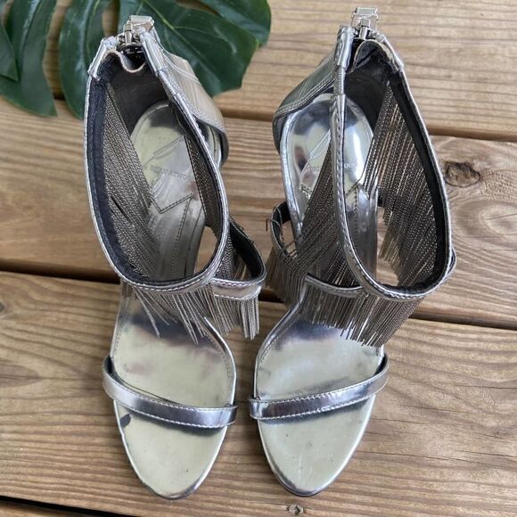 B Brian Atwood Condessa Fringe Silver Heels Size 6 - Picture 3 of 8